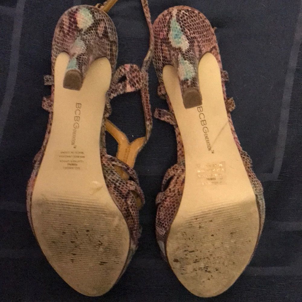 Heels - Picture 3 of 3